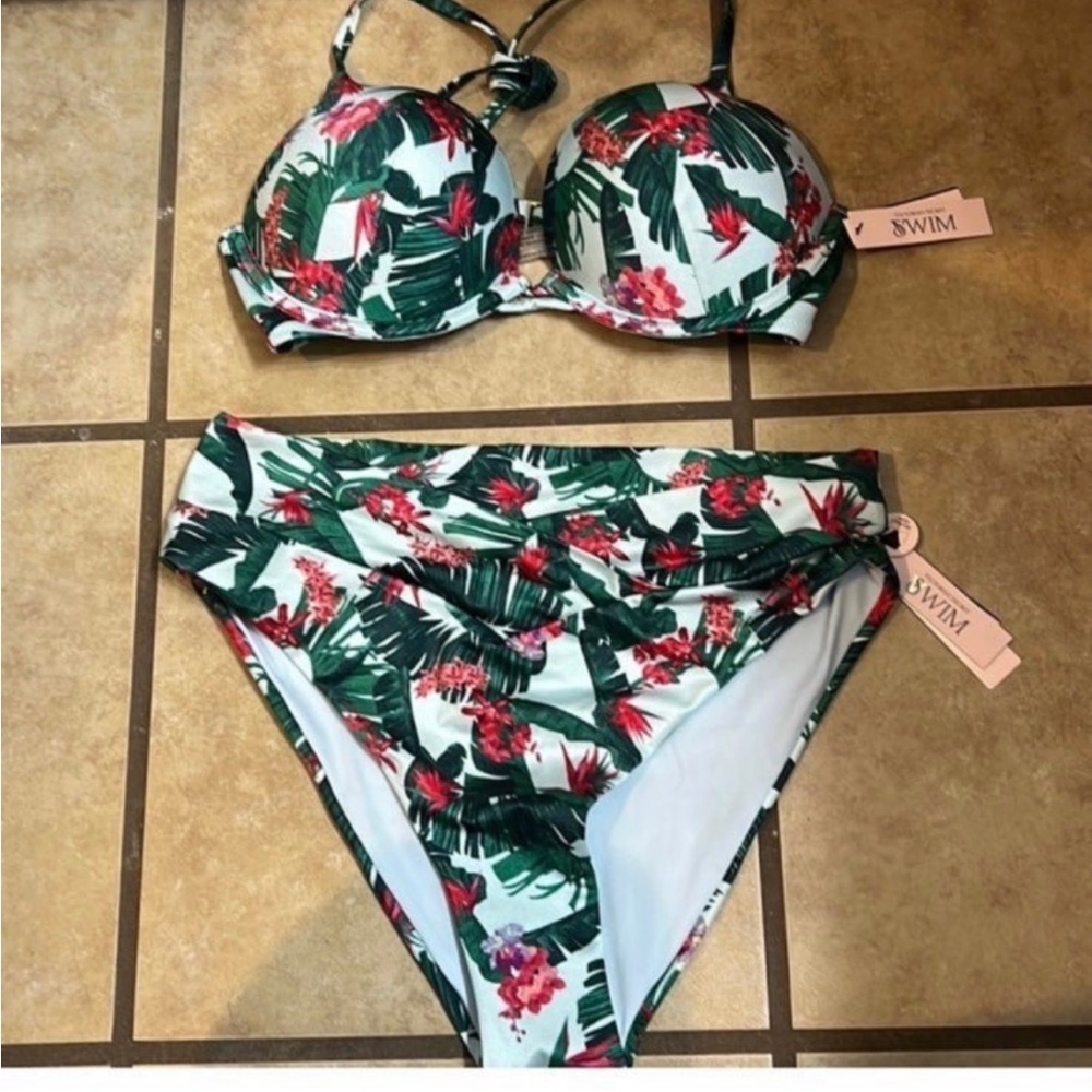 New Victoria’s Secret Bombshell Swimwear 34c top & M Bottom NWT Adds 2 cup sizes